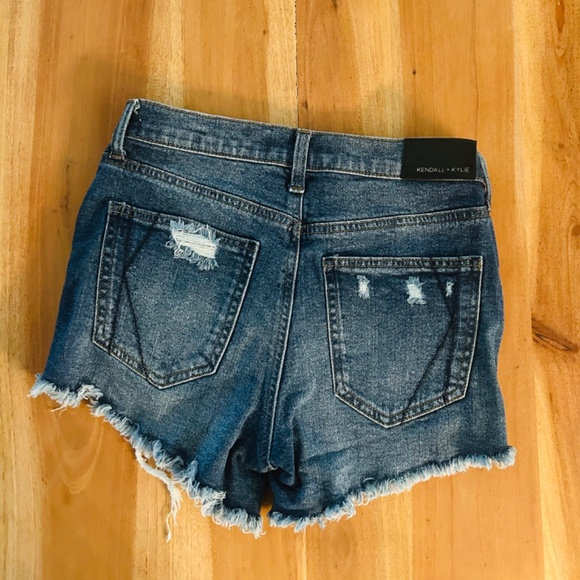 Kendall & Kylie Jean Shorts - Picture 2 of 2
